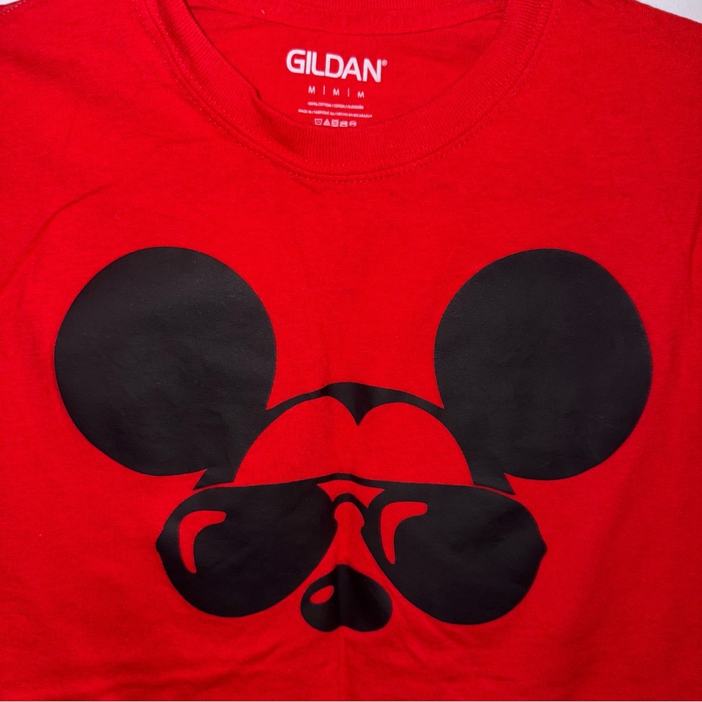 Gildan Unisex size medium T-shirt red black Disney shirt Mickey Mouse with Aviat - Picture 2 of 3